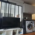 Quiet Love Nest In Paris